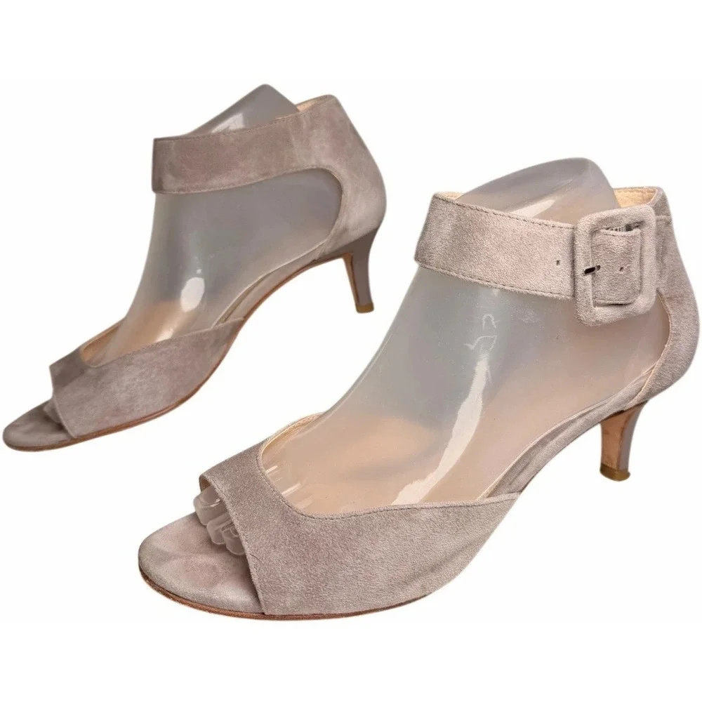 Pelle Moda Berlin Suede Kitten Heel Sandals Taupe Gray Ankle Strap 8M Neutral - Picture 1 of 11